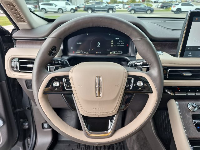 Used 2024 Lincoln Aviator Reserve w/ Equipment Group 201A AWD/4WD image 19