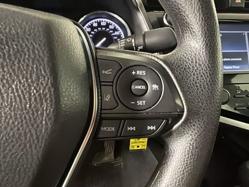 Used 2019 Toyota Camry LE FWD image 16