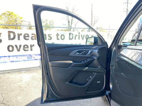 Used 2020 Chevrolet Traverse Premier image 12