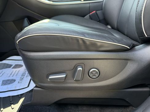 Used 2024 Hyundai Palisade SEL FWD image 14