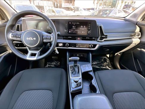 Used 2024 Kia Sportage LX image 15