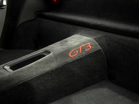 Certified 2015 Porsche 911 GT3 image 41