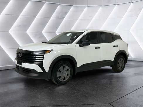 Used 2025 Nissan Kicks S FWD image 3