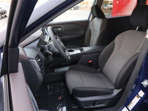 Certified 2023 Nissan Rogue SV image 8