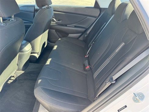 Used 2023 Hyundai Elantra SEL w/ Convenience Package image 10