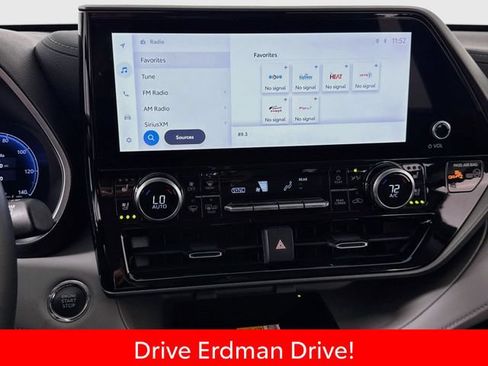 Certified 2023 Toyota Highlander Limited FWD image 20