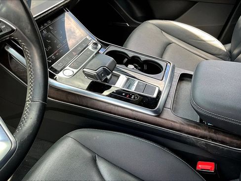 Used 2020 Audi Q8 Premium Plus w/ Premium Plus Package AWD/4WD image 18