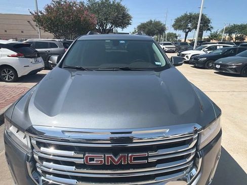 Used 2020 GMC Acadia SLE w/ Driver Convenience Package FWD image 3
