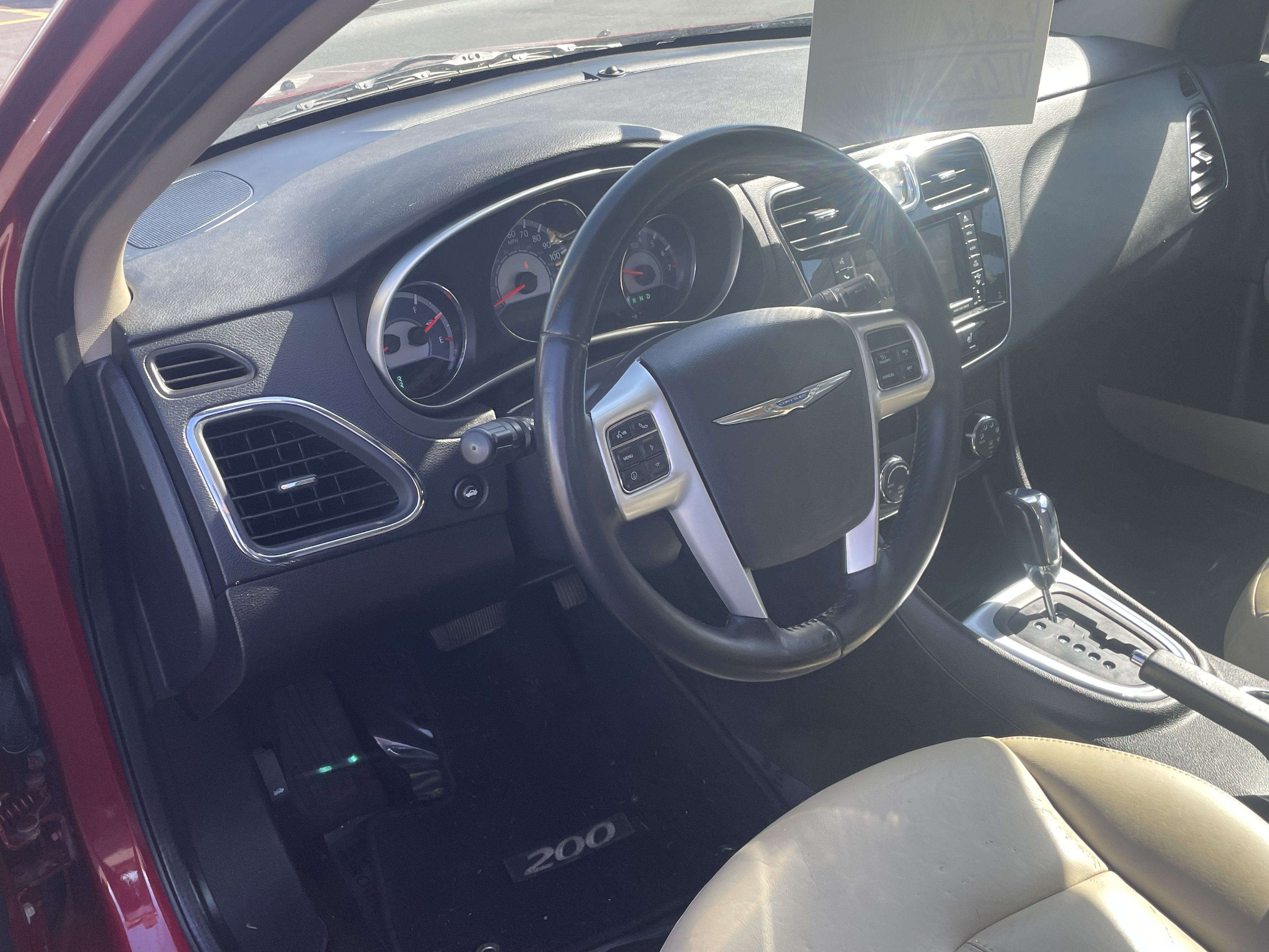Used 2011 Chrysler 200 Limited FWD image 13