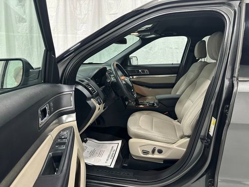Used 2018 Ford Explorer XLT w/ Equipment Group 201A AWD/4WD image 10