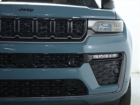 Certified 2026 Jeep Grand Cherokee Summit w/ Obsidian Package AWD/4WD image 7