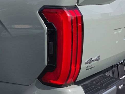 Used 2024 Toyota Tundra Limited image 33