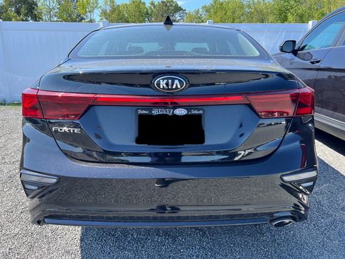 Used 2021 Kia Forte LXS FWD image 4