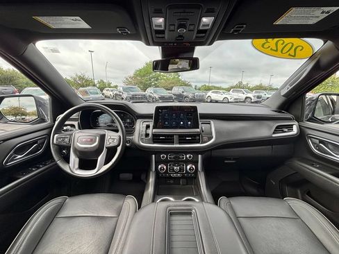 Used 2023 GMC Yukon XL SLT w/ SLT Premium Package AWD/4WD image 29