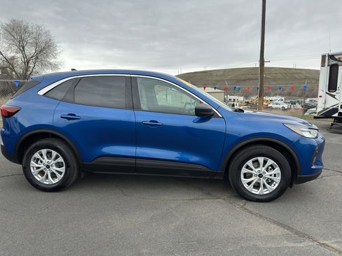 Used 2023 Ford Escape Active image 3
