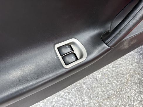 Used 2008 Pontiac Solstice GXP w/ Premium Package image 19