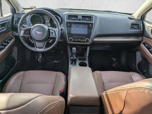 Used 2018 Subaru Outback 3.6R Touring w/ Popular Package #3 image 18
