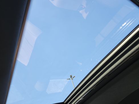 Used 2019 Mercedes-Benz E 300 image 2