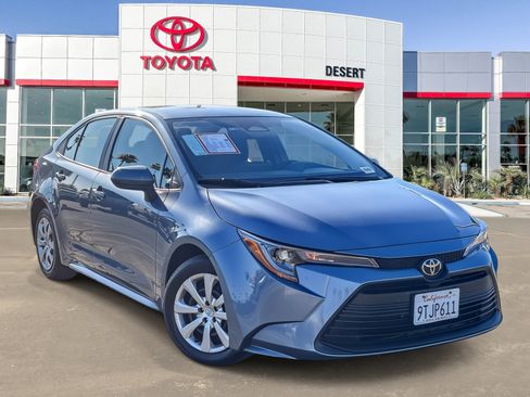 Certified 2025 Toyota Corolla LE FWD image 1