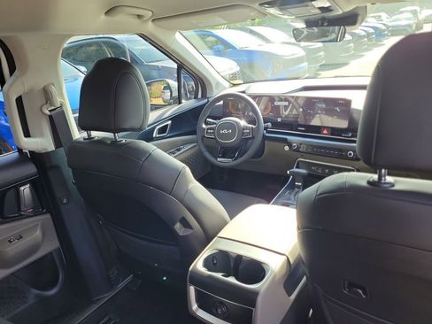 New 2026 Kia Carnival FWD image 13