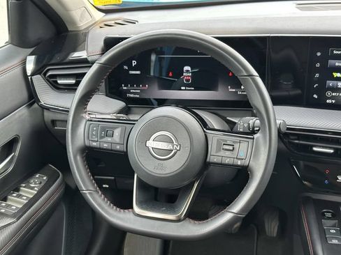 Certified 2025 Nissan Kicks SR FWD image 25