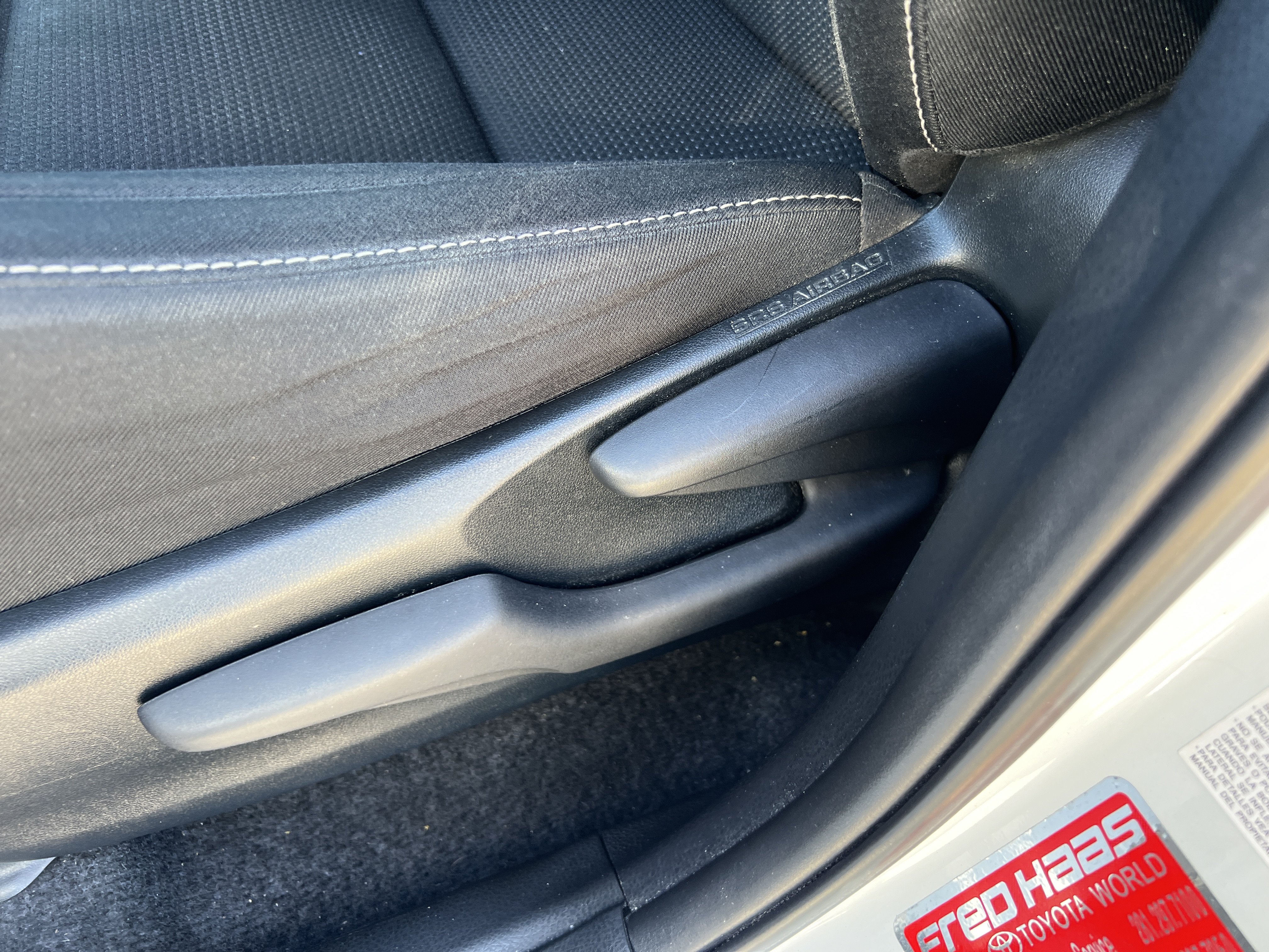 Used 2018 Toyota RAV4 XLE w/ Plus Extra Value Package FWD image 16