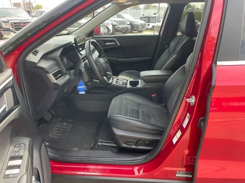 Used 2024 Mitsubishi Outlander SE Black Edition AWD/4WD image 12