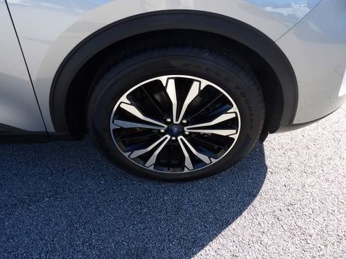 Certified 2022 Ford Escape SE w/ SE Sport Appearance Package image 9