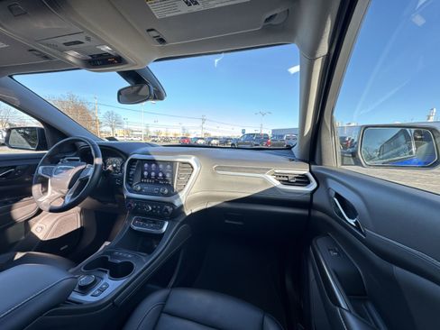 Used 2023 GMC Acadia SLT w/ Elevation Edition image 30