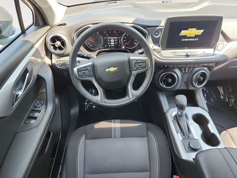 Used 2025 Chevrolet Blazer LT FWD image 15
