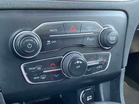 Used 2023 Dodge Charger SXT RWD image 16