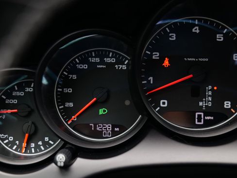 Used 2016 Porsche Cayenne image 21