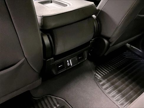 Used 2025 Chevrolet Silverado 1500 LT image 26