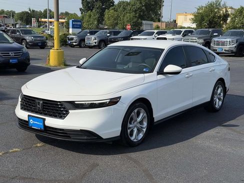 Used 2023 Honda Accord LX image 4