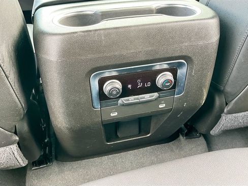 Used 2021 Chevrolet Suburban LT AWD/4WD image 25