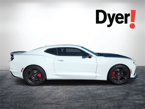 Certified 2021 Chevrolet Camaro SS image 2