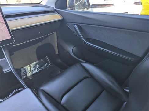 Used 2021 Tesla Model Y 2WD image 8