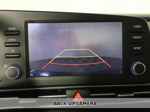 Used 2023 Hyundai Elantra Blue w/ Winter Weather Package image 5