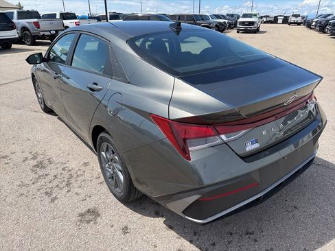Used 2024 Hyundai Elantra SEL FWD image 5