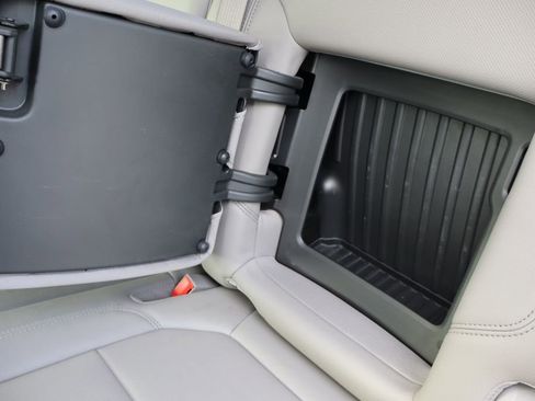 Used 2019 Chevrolet Silverado 1500 LTZ image 40