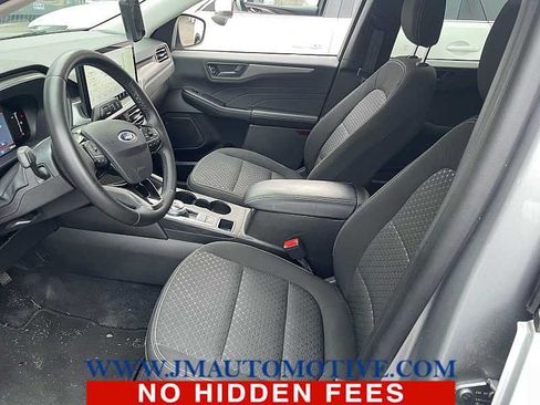 Used 2023 Ford Escape Active w/ Tech Pack #1 AWD/4WD image 2