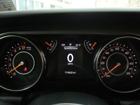 Used 2022 Jeep Gladiator Sport image 21