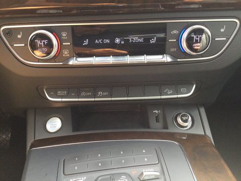 Used 2019 Audi Q5 2.0T Premium AWD/4WD image 34