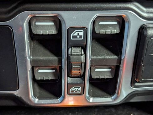 Used 2022 Jeep Wrangler Unlimited Sahara w/ Cold Weather Group image 16