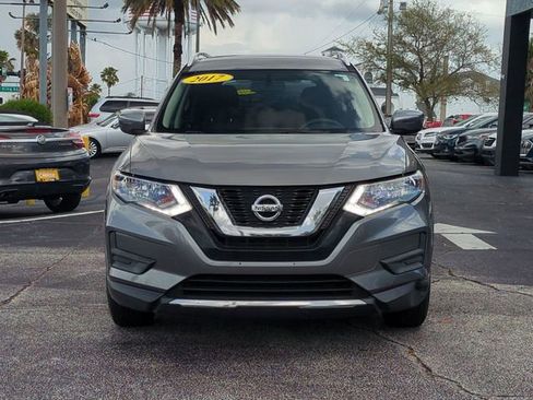 Used 2017 Nissan Rogue AWD image 2