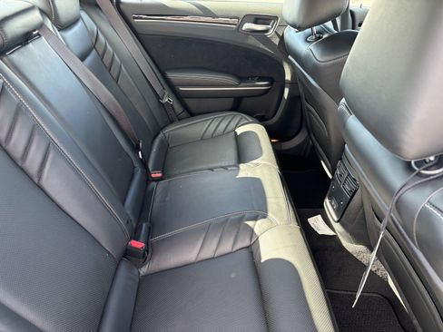 Used 2023 Chrysler 300 C image 17