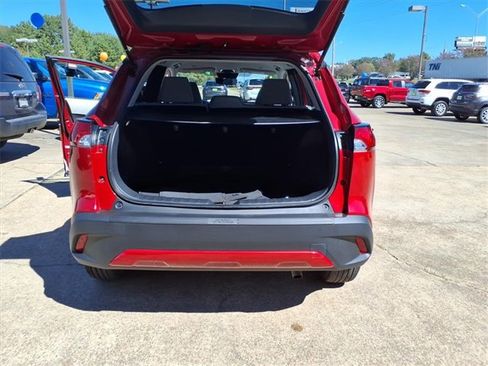 Used 2024 Toyota Corolla Cross LE image 19