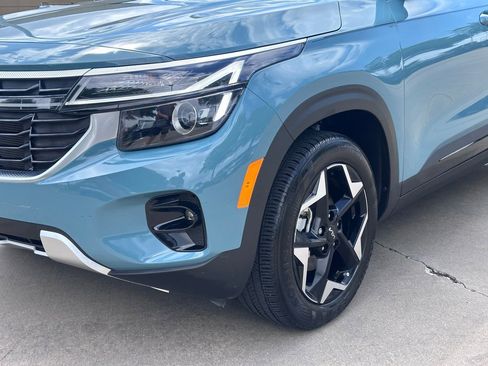 Used 2025 Kia Seltos S image 6