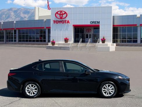 Used 2025 Toyota Camry LE FWD image 3