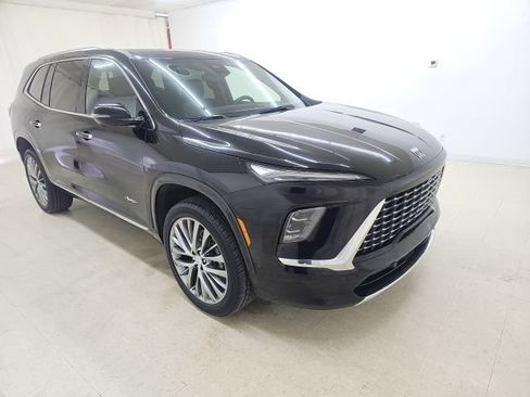 Used 2025 Buick Enclave Avenir w/ Super Cruise Package AWD/4WD image 14